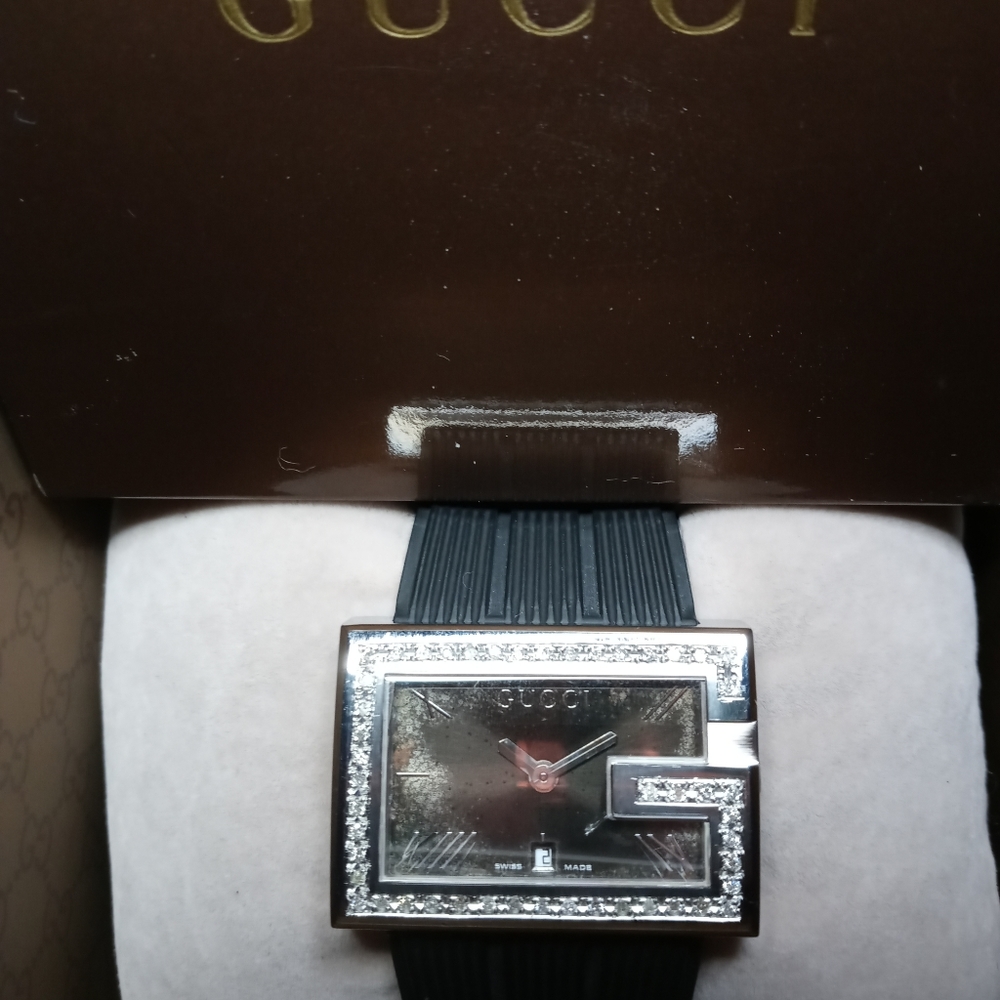 Mens GUCCI 100M DIAMOND BEZEL BLACK MOP DIAL 100% - Picture 2 of 4